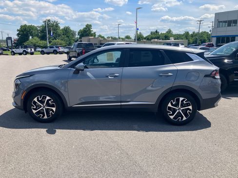 Used 2023 Kia Sportage EX FWD image 4