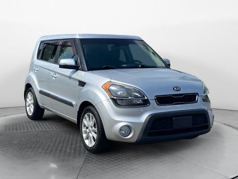 Used 2013 Kia Soul + w/ Audio Pkg FWD image 7