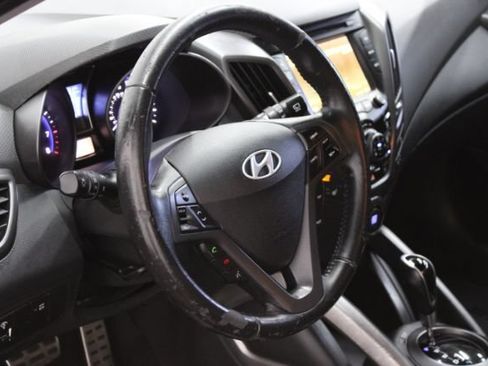 Used 2013 Hyundai Veloster Turbo FWD image 16