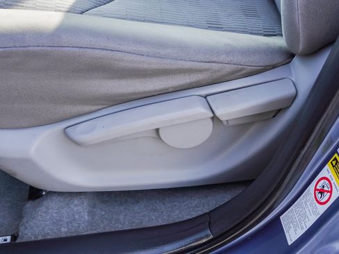 Used 2009 Toyota RAV4 4WD image 17