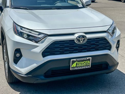 Used 2025 Toyota RAV4 XLE Premium FWD image 5