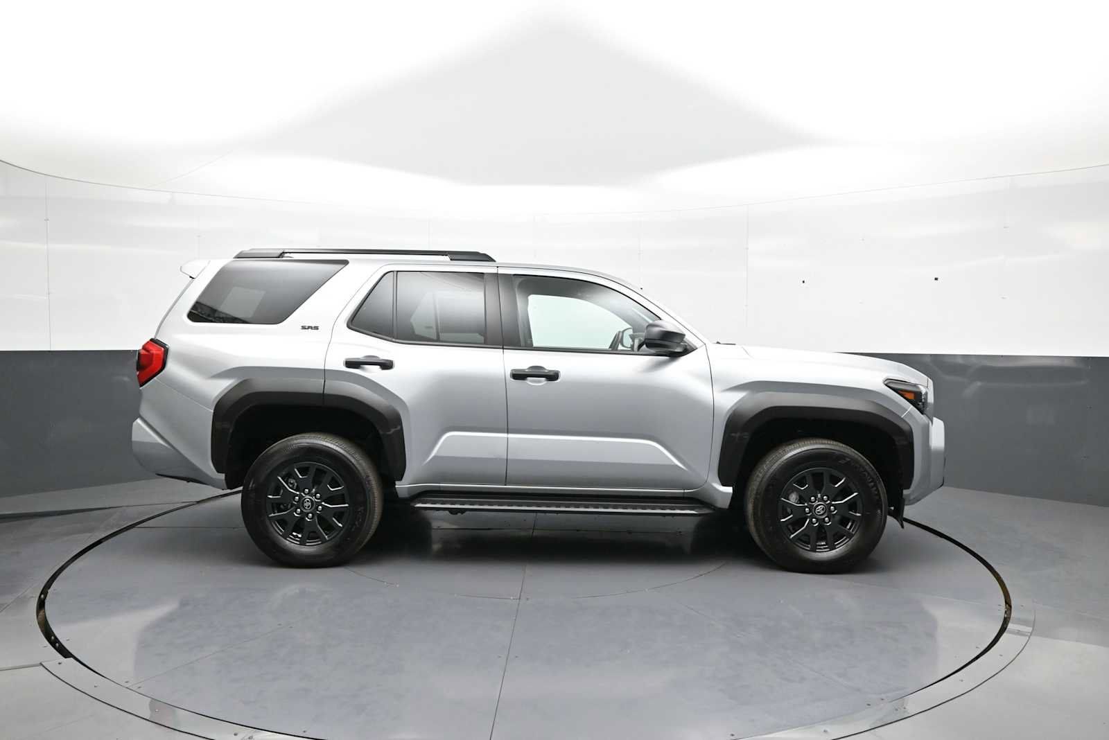 Used 2025 Toyota 4Runner SR5 AWD/4WD image 5