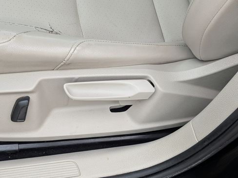 Used 2015 Volkswagen Golf TDI S image 19