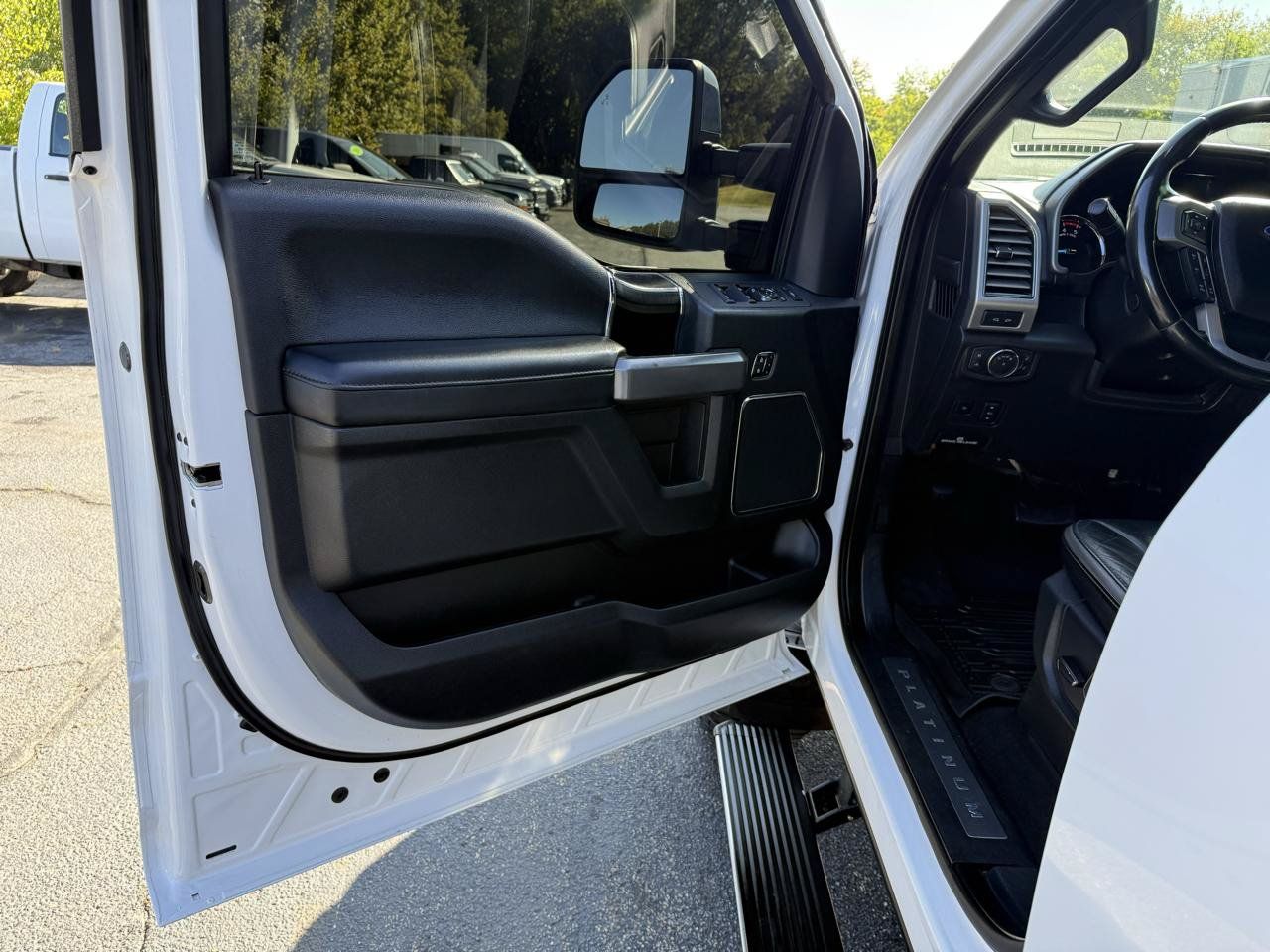 Used 2019 Ford F350 Platinum w/ Platinum Ultimate Package AWD/4WD image 33
