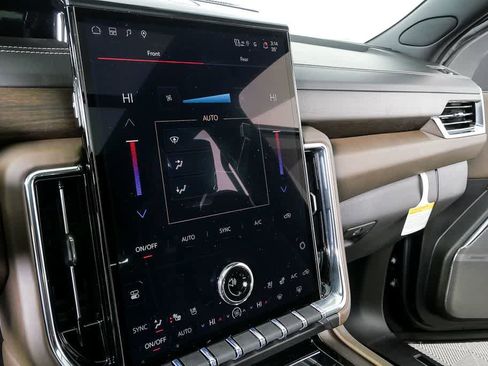 New 2026 GMC Yukon XL Denali Ultimate image 17