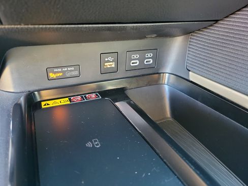 Used 2025 Toyota Camry SE image 23