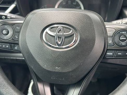 Used 2022 Toyota Corolla LE FWD image 21