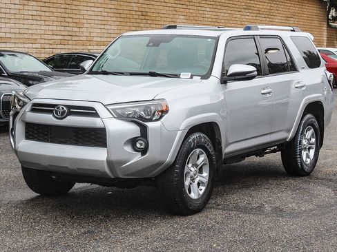 Used 2021 Toyota 4Runner SR5 Premium image 3