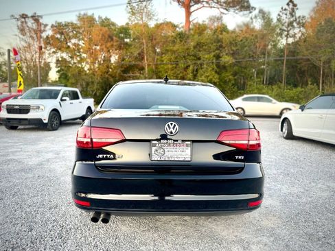 Used 2015 Volkswagen Jetta SE image 3