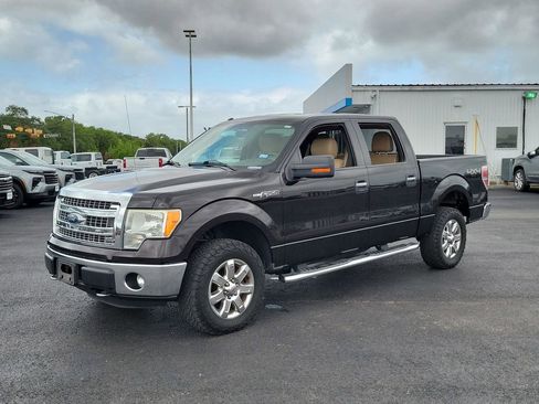 Used 2013 Ford F150 XLT w/ XLT Chrome Pkg image 2