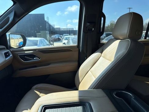 Used 2021 Chevrolet Tahoe Premier w/ Premium Package image 24