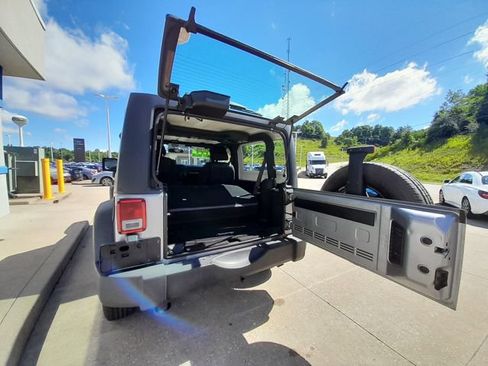 Used 2014 Jeep Wrangler Sport AWD/4WD image 38