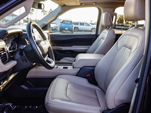 Used 2024 Ford Expedition Max Limited image 19
