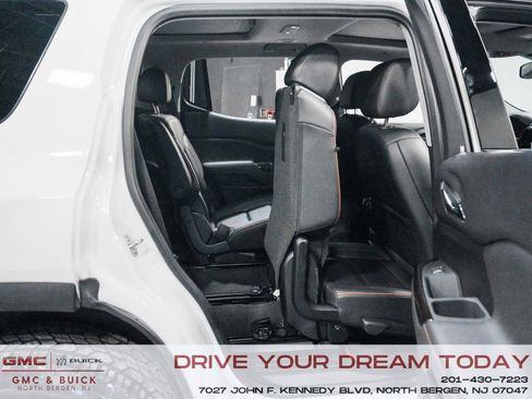 Used 2023 GMC Acadia AT4 w/ Preferred Package image 33