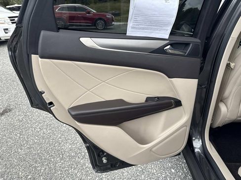 Used 2017 Lincoln MKC Premiere image 13