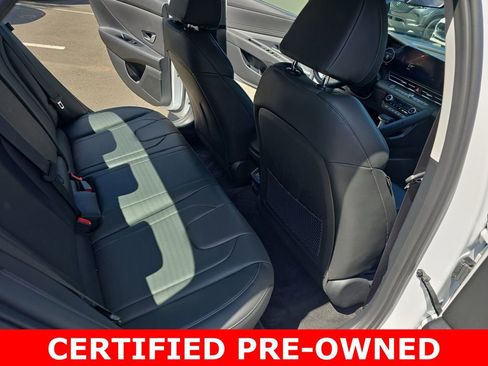Used 2025 Hyundai Elantra Limited FWD image 11