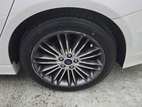 Used 2013 Ford Fusion SE image 9