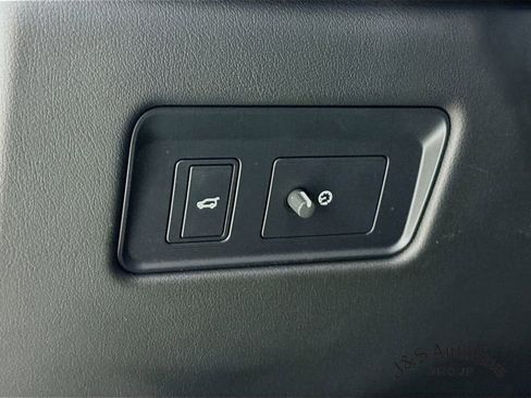 Used 2024 Jaguar F-PACE R-Dynamic S image 10