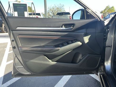 Used 2023 Nissan Altima 2.5 SR image 21