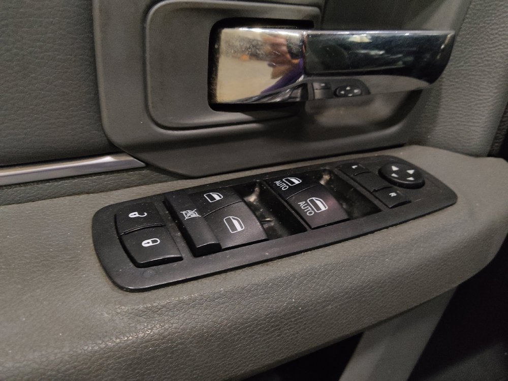 Used 2016 RAM 1500 Classic SLT AWD/4WD image 27
