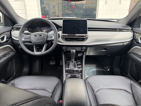 Used 2025 Jeep Compass Limited AWD/4WD image 22