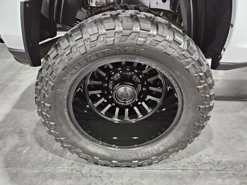 Used 2025 RAM 3500 Laramie image 23