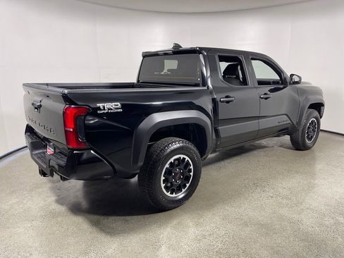 Certified 2025 Toyota Tacoma TRD Off-Road image 3
