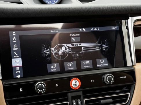 New 2026 Porsche Macan image 19