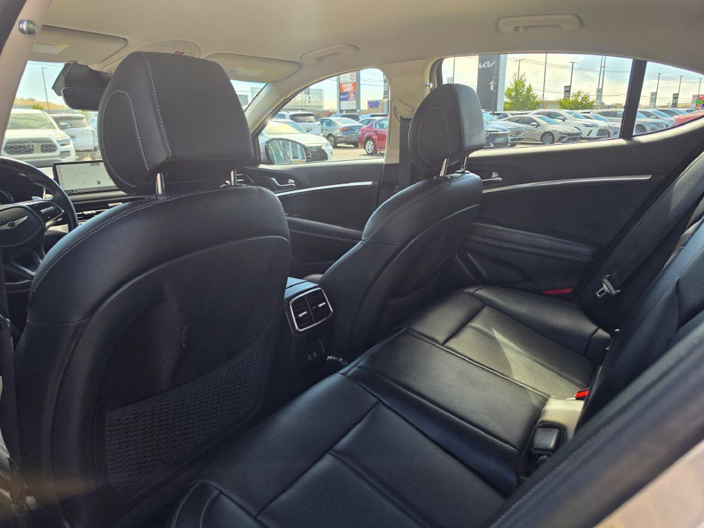Used 2025 Genesis G70 2.5T AWD/4WD image 11