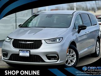 Used 2024 Chrysler Pacifica Touring-L FWD video 1
