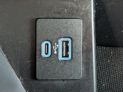 Used 2023 Ford F150 Lariat image 12