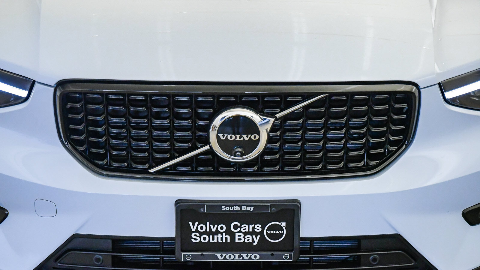 Certified 2026 Volvo XC40 B5 Plus w/ Protection Package Premier AWD/4WD image 8