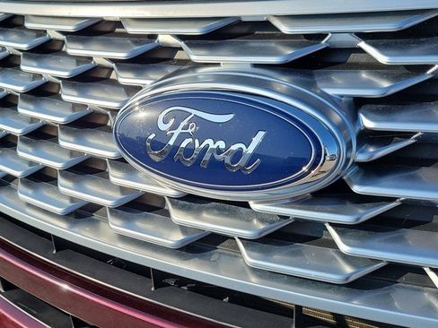 Certified 2018 Ford Explorer Platinum image 7