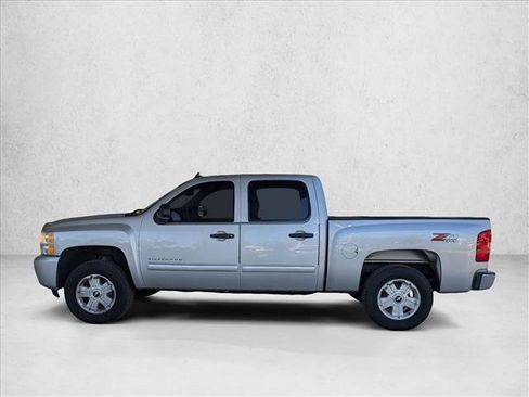 Used 2010 Chevrolet Silverado 1500 LT w/ Power Pack Plus AWD/4WD image 8