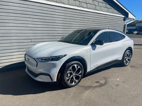 Used 2023 Ford Mustang Mach-E Premium image 5