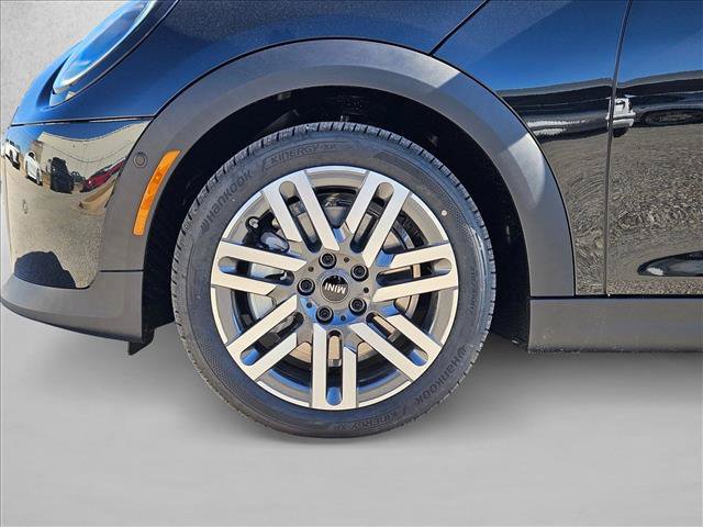 Used 2026 MINI Cooper 4-Door Hardtop FWD image 9
