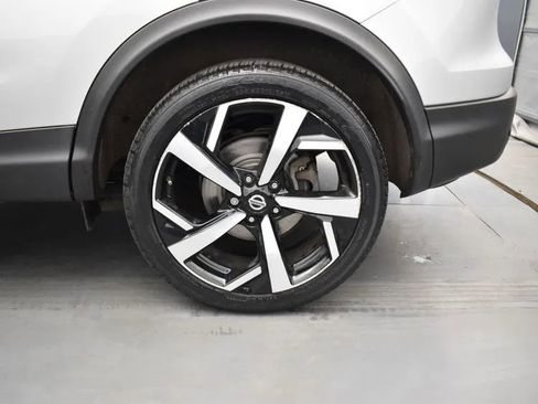 Used 2022 Nissan Rogue Sport SL w/ Premium Package image 37