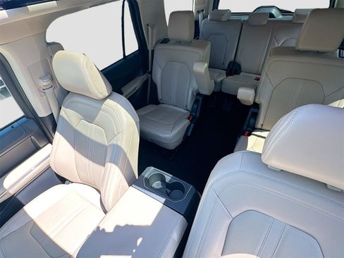 Used 2024 Ford Expedition Limited image 23