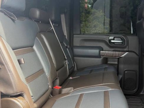 Used 2023 GMC Sierra 3500 Denali w/ Technology Package AWD/4WD image 26