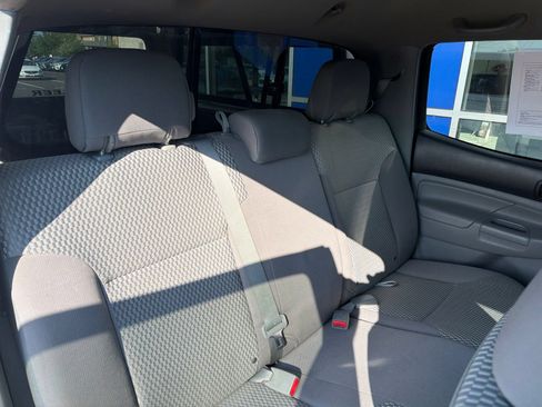 Used 2014 Toyota Tacoma 4x4 Double Cab w/ SR5 Package image 24
