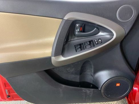 Used 2011 Toyota RAV4 Limited w/ Limited Extra Value Pkg AWD/4WD image 30