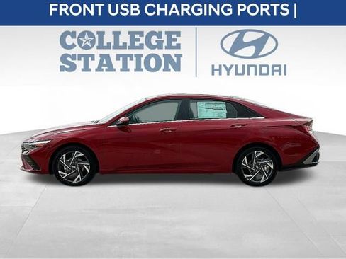 Used 2024 Hyundai Elantra SEL w/ Convenience Package FWD image 4