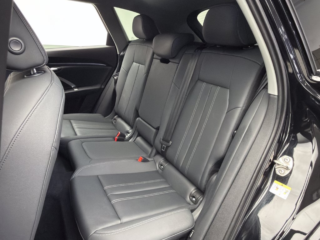 Used 2025 Audi Q5 Premium w/ Convenience Package AWD/4WD image 42