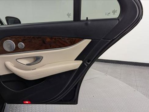 Used 2018 Mercedes-Benz E 300 image 18
