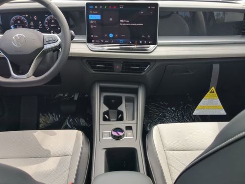 New 2026 Volkswagen Tiguan SE FWD image 15