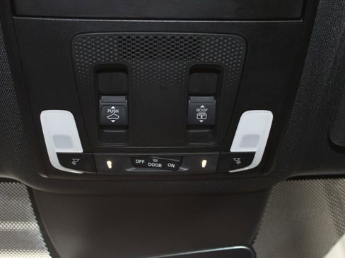 Used 2023 Honda Pilot TrailSport image 41