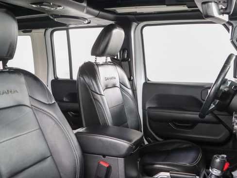 Used 2022 Jeep Wrangler Unlimited Sahara w/ Cold Weather Group image 28