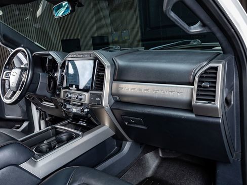 Used 2022 Ford F250 Platinum w/ Tremor Off-Road Package image 17