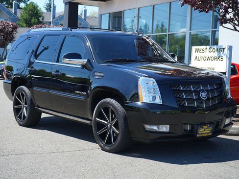 Used 2012 Cadillac Escalade Premium AWD/4WD image 7