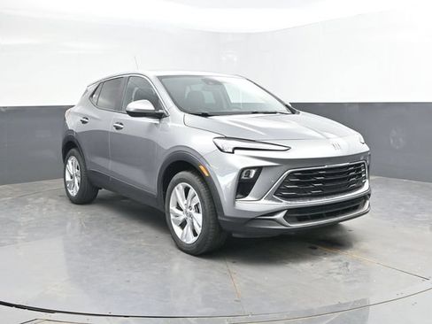 Used 2025 Buick Encore GX Preferred AWD/4WD image 6